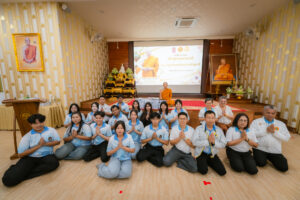 คณาจารย์และนักศึกษาสาขาวิชาพระพุทธศาสนา มรภ.นครราชสีมา ร่วมพิธีทำบุญตักบาตร โครงการอบรม “หลักสูตรคุรุสาสมาธิ” ณ วัดป่าธรรมพนมวัณย์